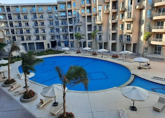 10 Minutes From Airport Modern With Acces & Wifi *