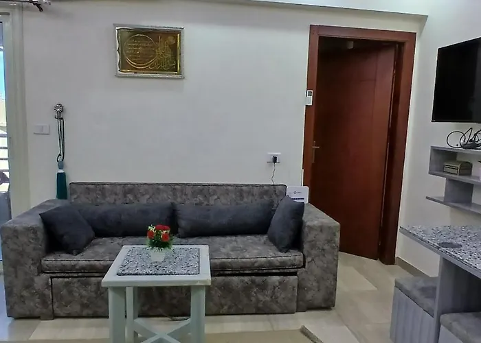 10 Minutes From Airport Modern With Acces & Wifi