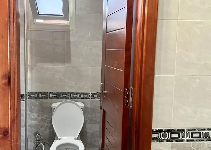 10 Minutes From Airport Modern With Acces & Wifi